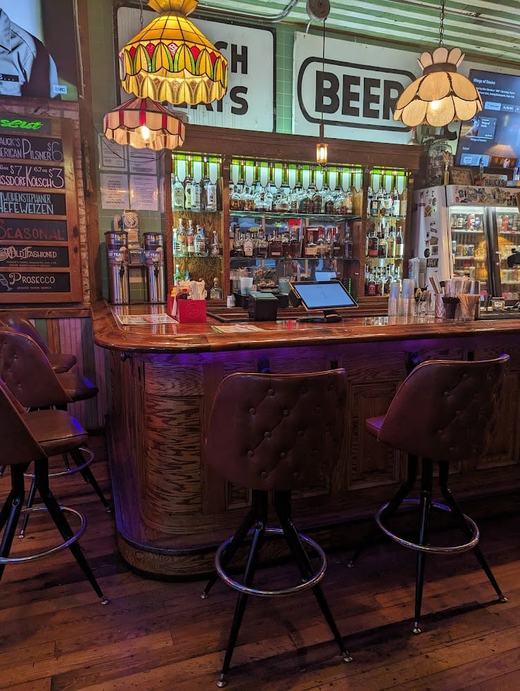 Hauck's Corner - Bar & grill in Kentucky State - Weeblyte