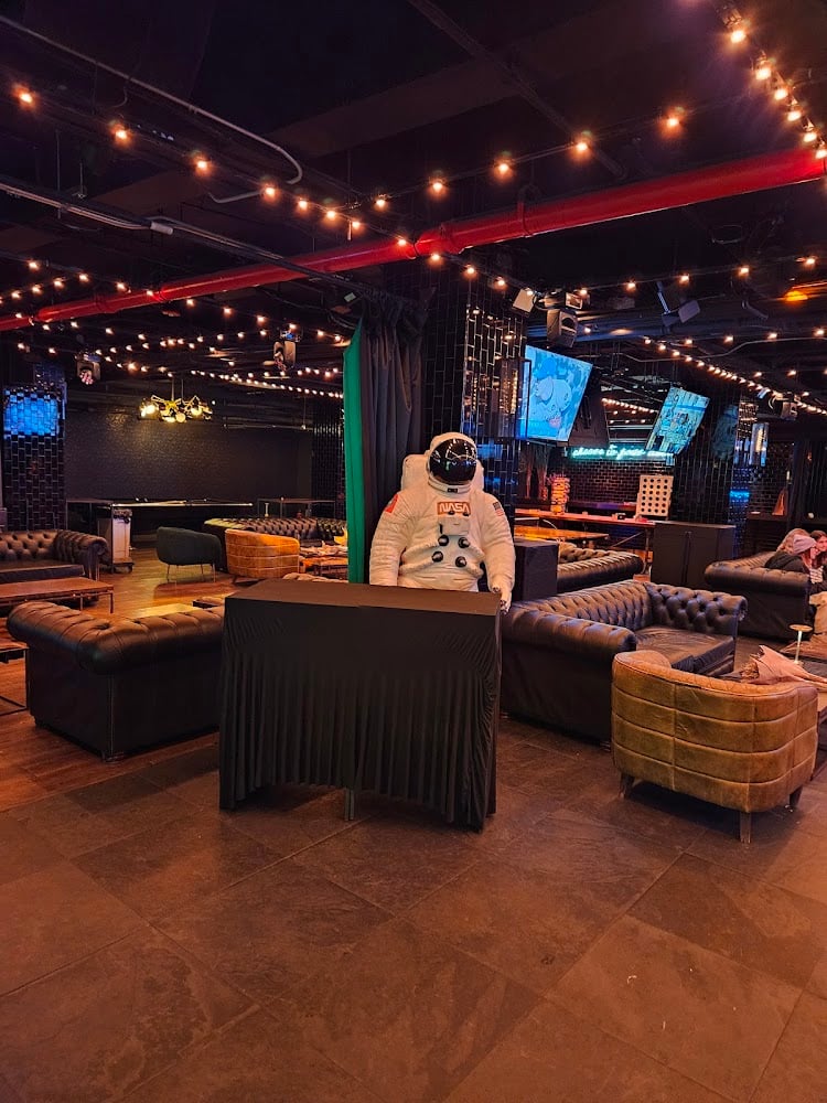 SLATE NY - Bar in City Of New York - Weeblyte